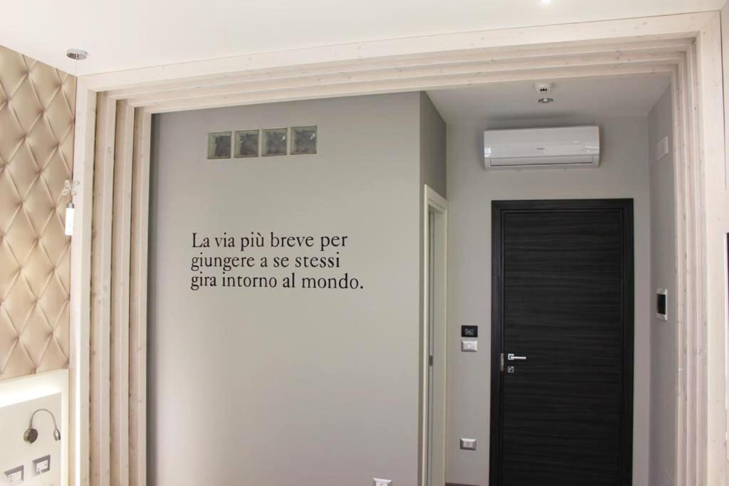 Holygold Suite **** Trinitapoli Exterior photo